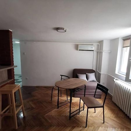 Nov Apartman U Mirnoj Ulici U Centru Beograda Exterior foto