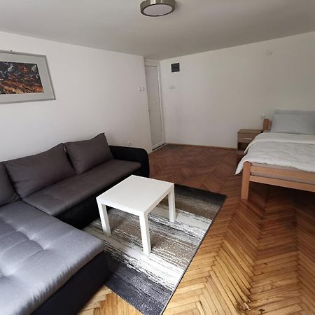 Nov Apartman U Mirnoj Ulici U Centru Beograda Exterior foto
