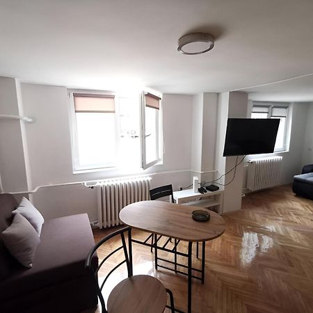 Nov Apartman U Mirnoj Ulici U Centru Beograda Exterior foto